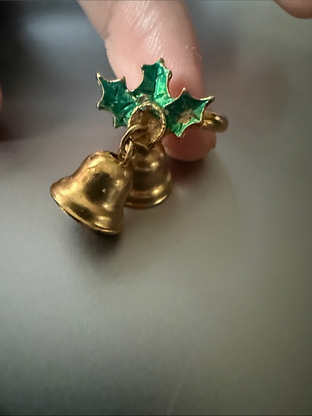 Vintage Christmas Holly Jingle Bell Ring Gold Tone Green Dangle Adjustable Flaw